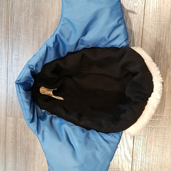 There Abouts Boys sz M/L Winter Hat w/velcro under the chin straps used cond. - Picture 5 of 9